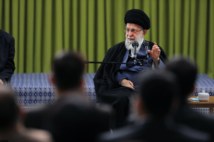 دیدار شاعران با رهبری