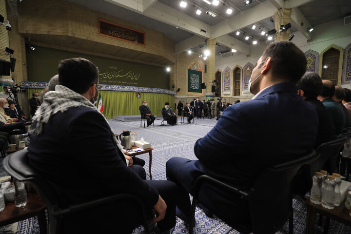 دیدار شاعران با رهبری
