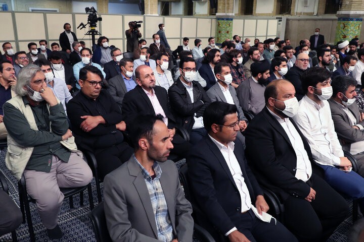 دیدار شاعران با رهبری