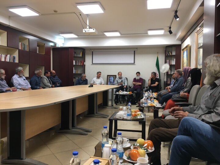 بررسی نمایشگاه «پژواک خیال» در محفل هنرمندان تجسمی