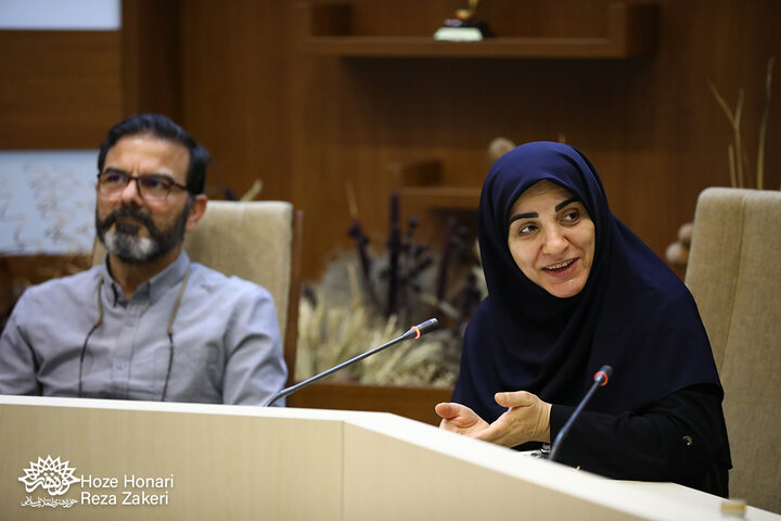 آیین رونمایی از کتاب شمایل صبح