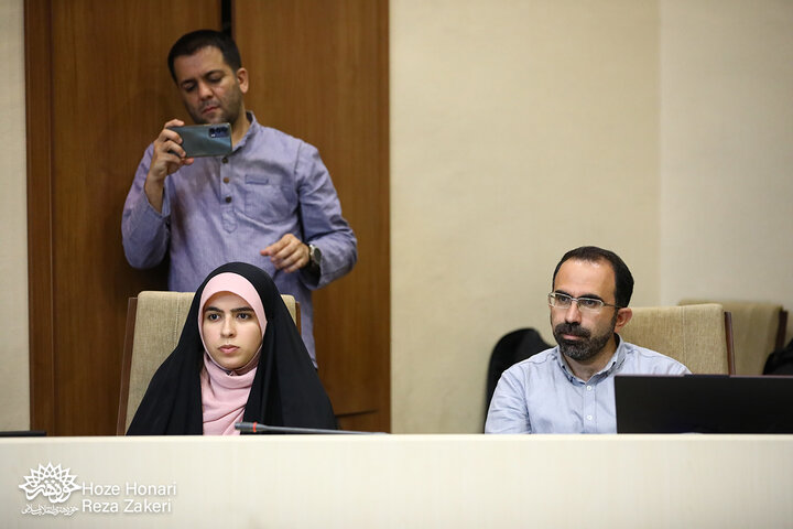 آیین رونمایی از کتاب شمایل صبح