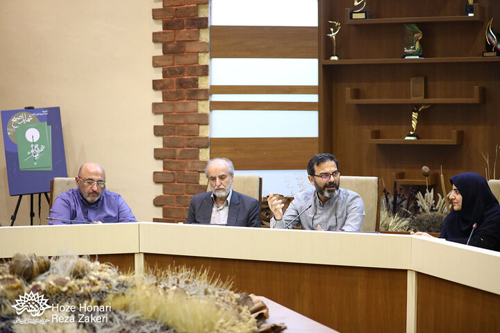 آیین رونمایی از کتاب شمایل صبح