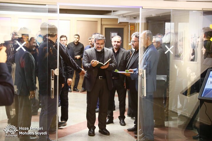 نمایشگاه جدال نار با نور