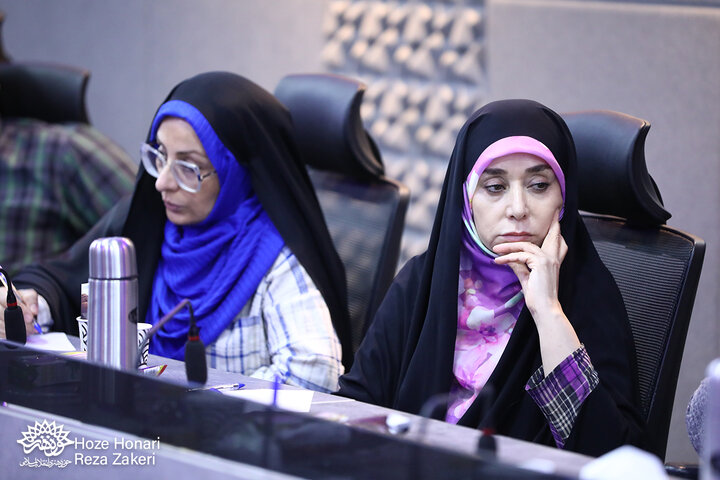تحلیل و تبیین ادبیات اسارت با تکیه بر خاطرات خودنوشت و دیگر نوشت