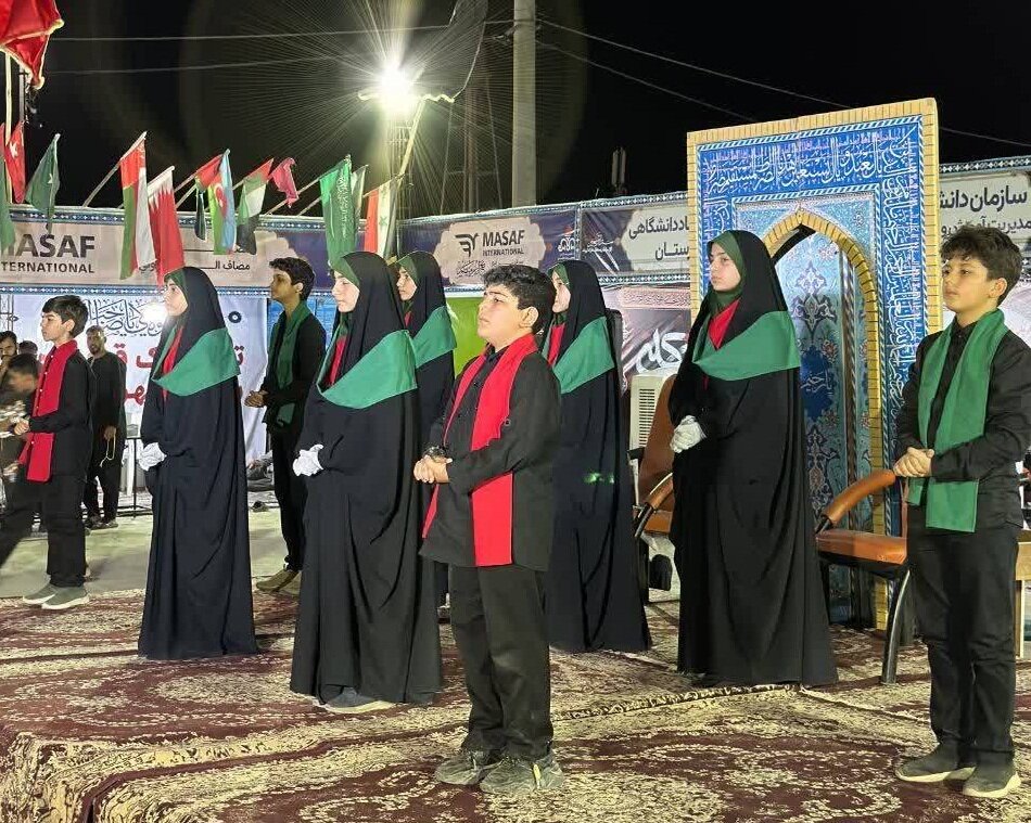 اجرای سرود نوجوانان خوزستانی در مرز بین‌المللی شلمچه