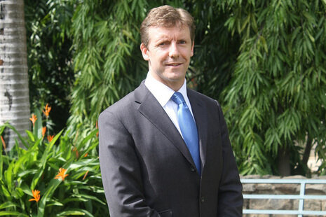 تجدید خاطراتی کنایه‌آمیز