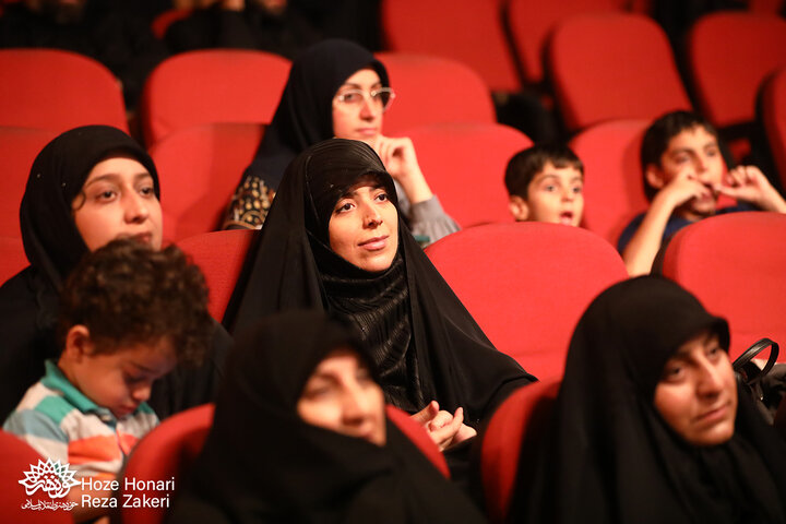 گزارش تصویری/ رونمایی کتاب رو به راه به قلم فاطمه سادات مظلومی