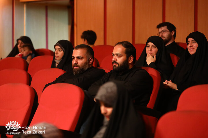 گزارش تصویری/ رونمایی کتاب رو به راه به قلم فاطمه سادات مظلومی