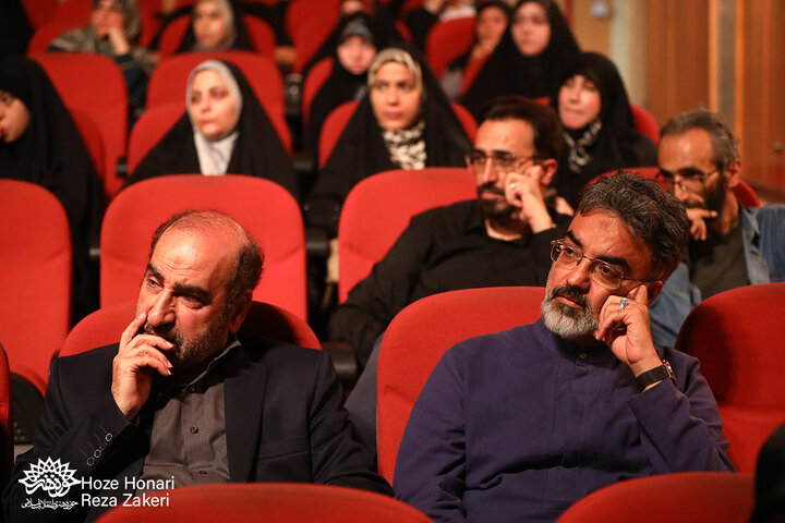گزارش تصویری/ رونمایی کتاب رو به راه به قلم فاطمه سادات مظلومی