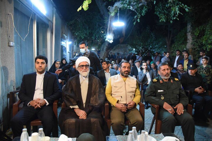 مراسم رونمایی از کتاب «شیشه‌های ترک‌خورده»
