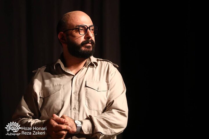 نمايش «تكه‌هاي سنگين سرب»