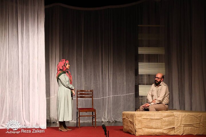 نمايش «تكه‌هاي سنگين سرب»