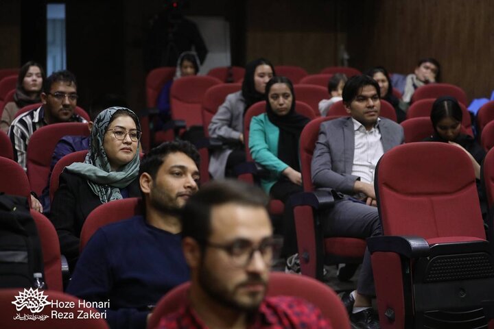 نقد و بررسی کتاب «چنان و چنین»