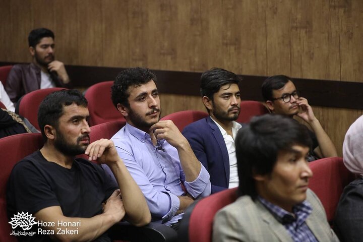 نقد و بررسی کتاب «چنان و چنین»