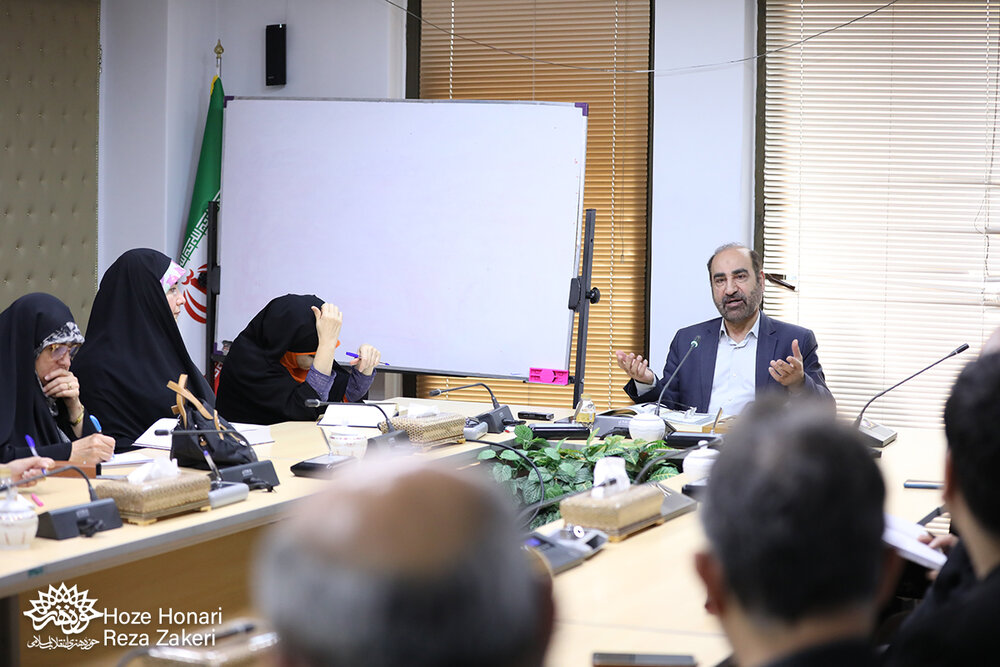 چهارشنبهها، در اتاق ۴۰۲ حوزه هنری چه میگذرد؟