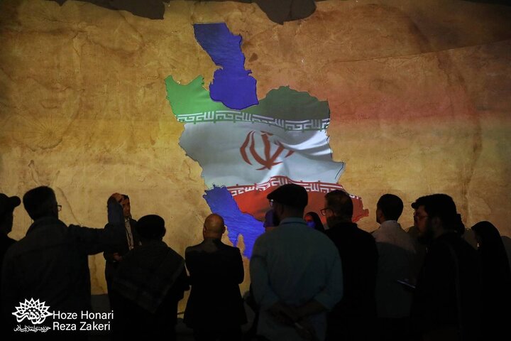 بازديد هنرمندان لاتين از باغ موزه