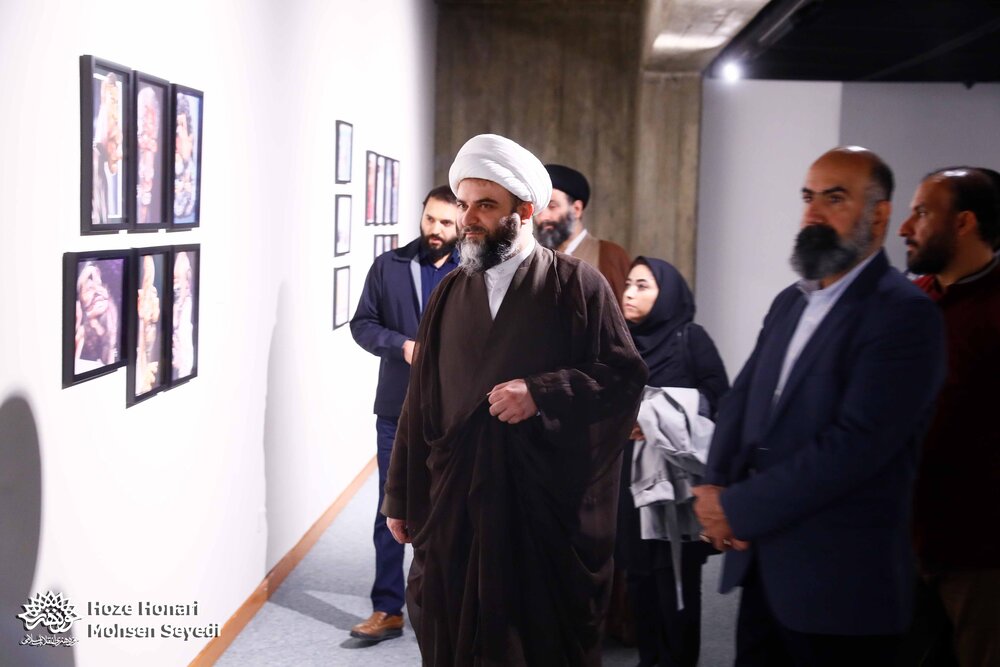 📷 بازدید رئیس سازمان تبلیغات اسلامی از نمایشگاه کارتون و کاریکاتور آمریکای لاتین