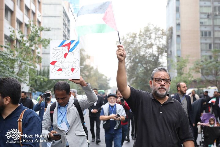 هنرمندان لاتین در تظاهرات