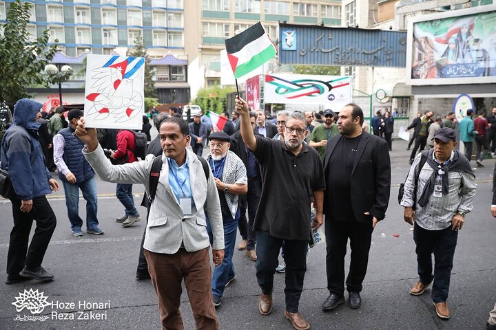هنرمندان لاتین در تظاهرات