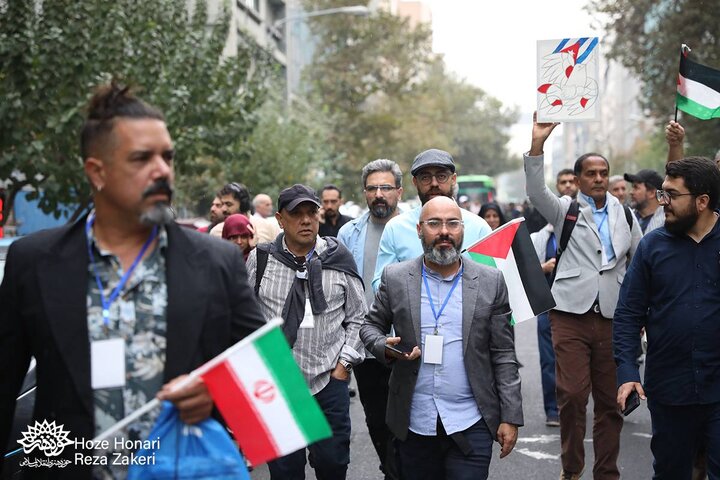 هنرمندان لاتین در تظاهرات