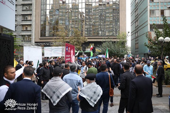هنرمندان لاتین در تظاهرات