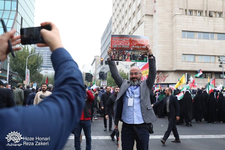 هنرمندان لاتین در تظاهرات