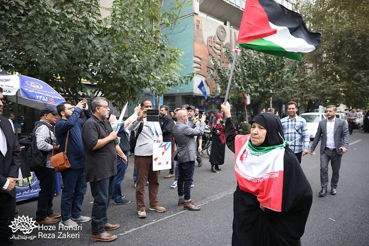 هنرمندان لاتین در تظاهرات
