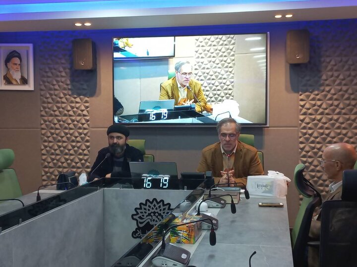 شعرهای نیمایی قیصرامین پور، یک قدم رو به جلو است