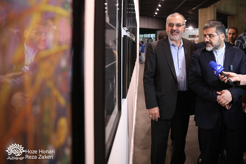📷 بازدید وزیر فرهنگ و ارشاد اسلامی از نمایشگاه کارتون و کاریکاتور آمریکای لاتین
