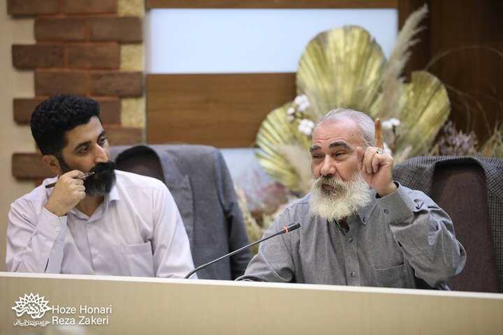 رستم مظهر انسان کامل در اساطیر ایرانی است