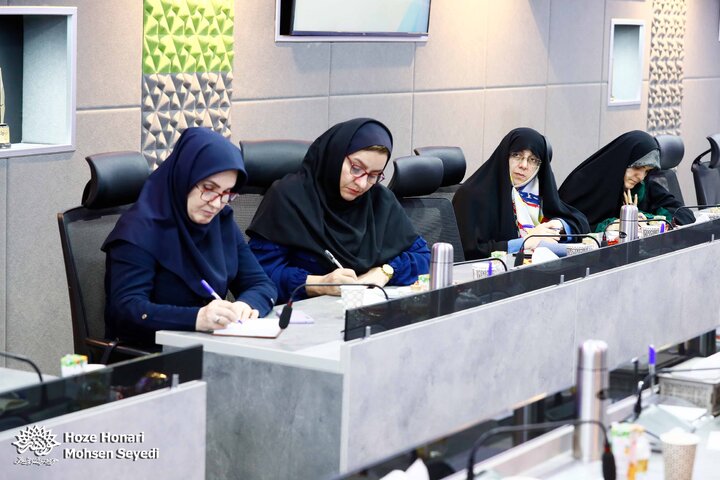ادبیات پایداری