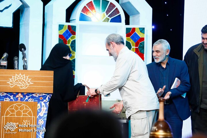 352اُمین برنامه شب خاطره با رونمایی از کتاب میاندار