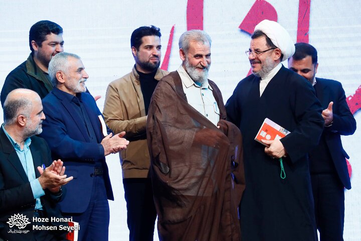 352اُمین برنامه شب خاطره با رونمایی از کتاب میاندار