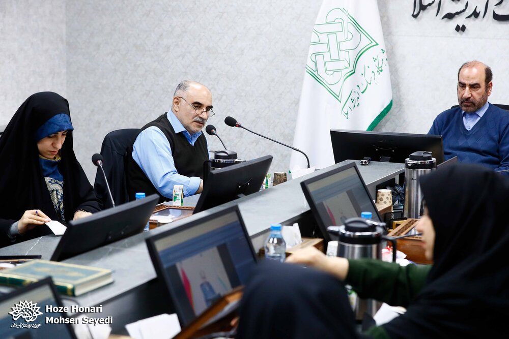 ادبیات انقلاب ادبیات امید است