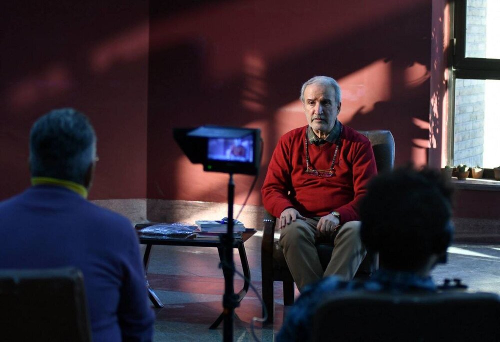 فراز و فرودهای شاعر انقلابی مستند شد