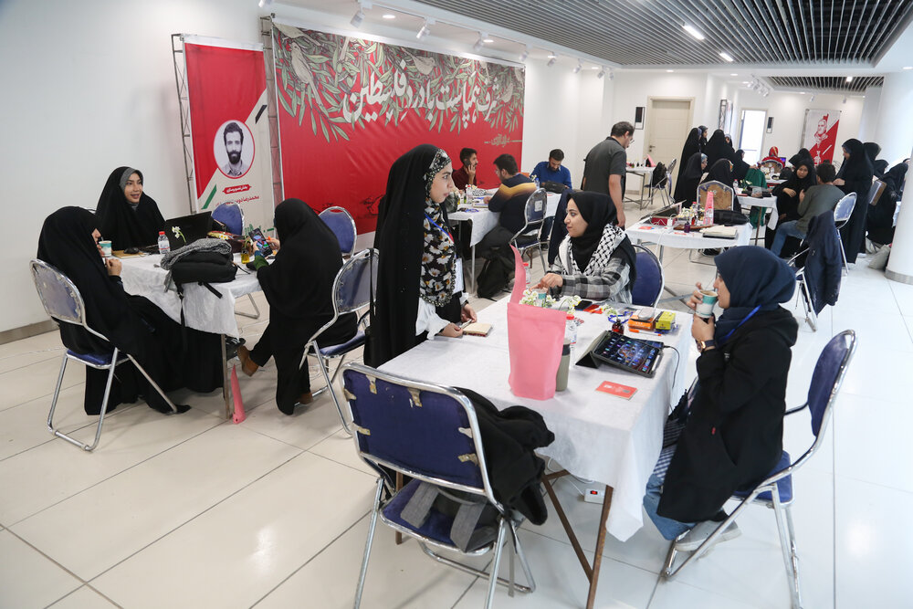 هنر میتواند با نورانیت خود اشغالگران را بیرون براند