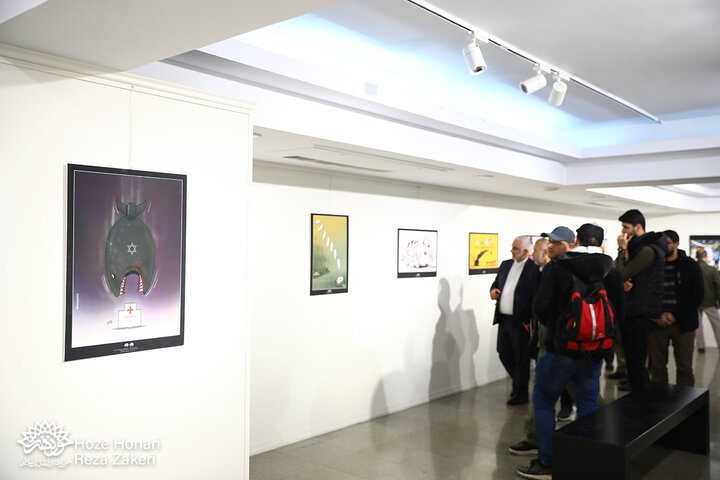 نشست و افتتاح نمایشگاه کارتون و کاریکاتور «بیمارستان منطقه جنگی نیست»