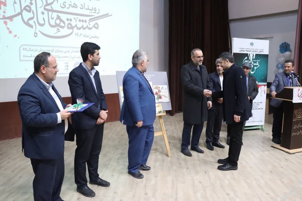 آثار تولید شده حوزه هنری زنجان رونمایی شد