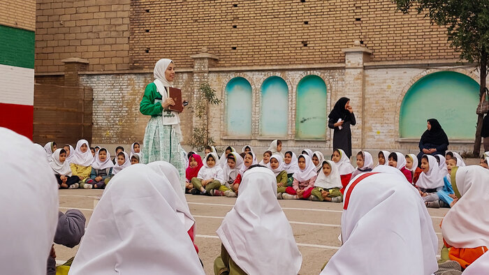 قصه قهرمانهای ملی را برای بچهها بازگو کنیم