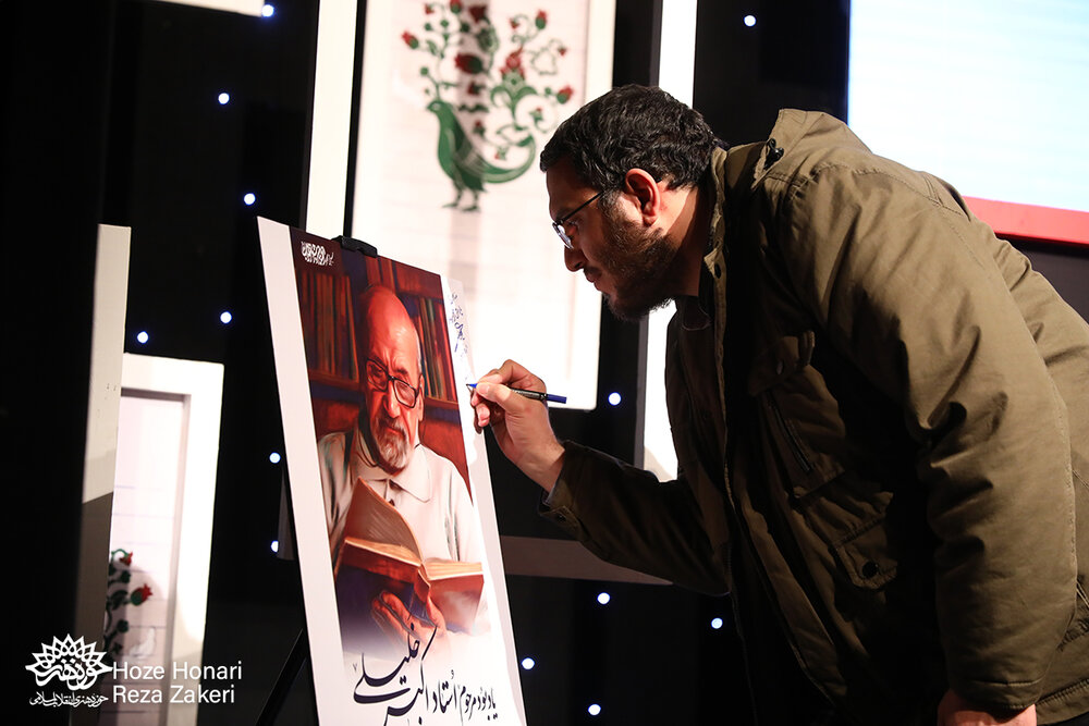 دانشگر: ۴۲۵ اثر در این دوره شرکت کردند/ عرفانپور: ادبیات انقلاب اسلامی ادبیات انقلاب زندگی است