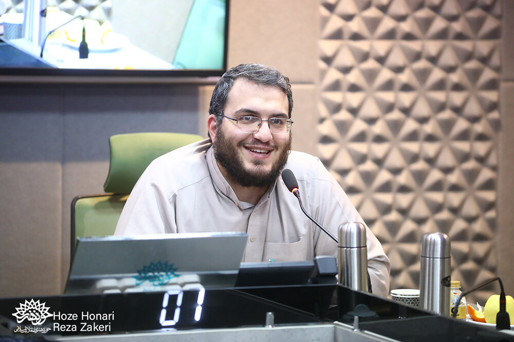 نشست مدیران حوزه هنری برگزار شد / دادمان: شب شعر انقلاب اسلامی نیمه رمضان در حضور رهبر انقلاب برگزار میشود