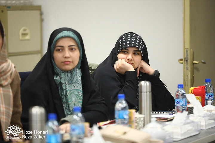 نشست طنز آمیز