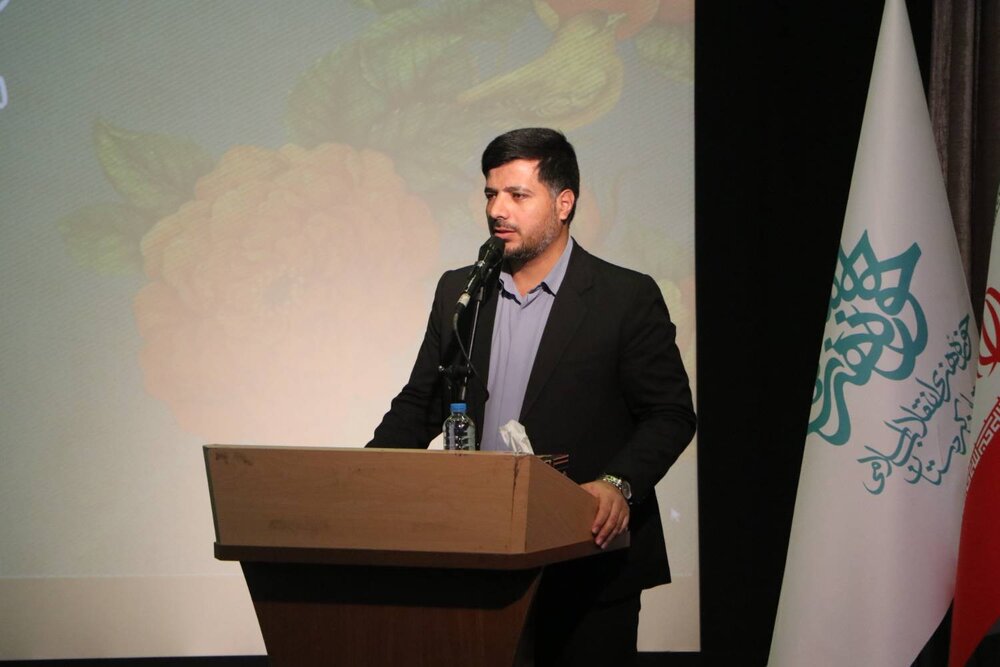 چهرههای فاخر انقلاب در کردستان با زبان هنر معرفی شوند