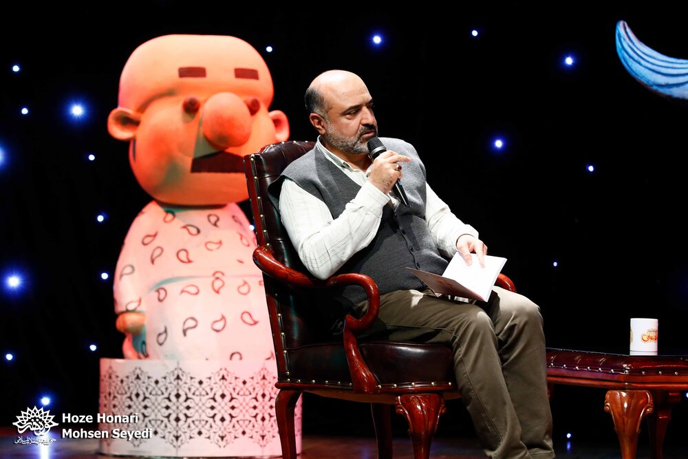 صد و هشتاد و سومین شب شعر طنز در حلقه رندان برگزار شد