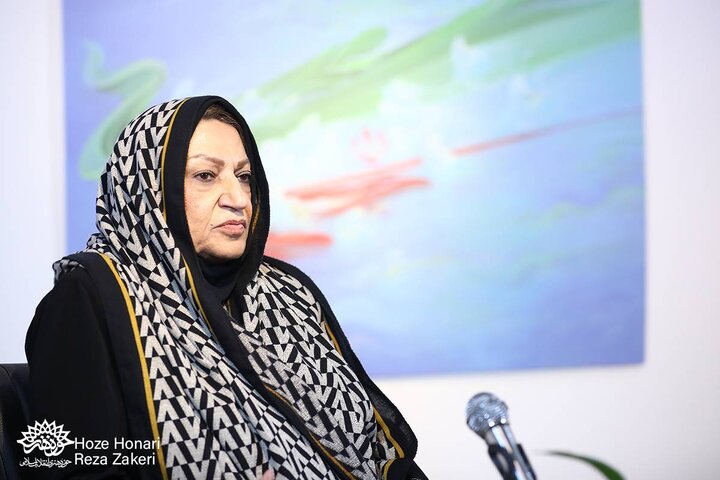 امیرحسین فردی با نگاه پدرانه و تواضع نویسندگان را جذب میکرد