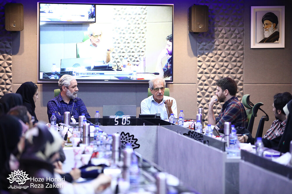 صمیمت و زلالی خسرو باباخانی متونش را تسخیر کرده است