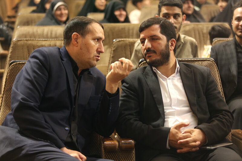 عصر شعر جمهوری گل سرخ در حرم عبدالعظیم حسنی(ع) برگزار شد