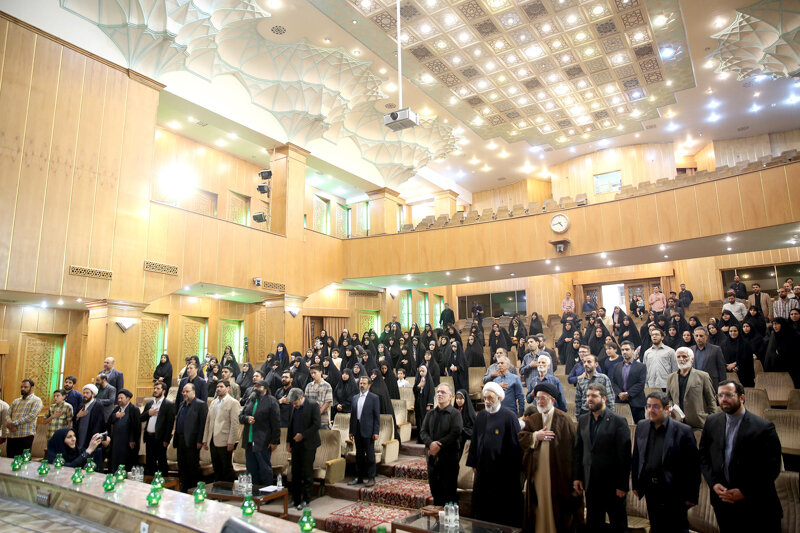 عصر شعر جمهوری گل سرخ در حرم عبدالعظیم حسنی(ع) برگزار شد