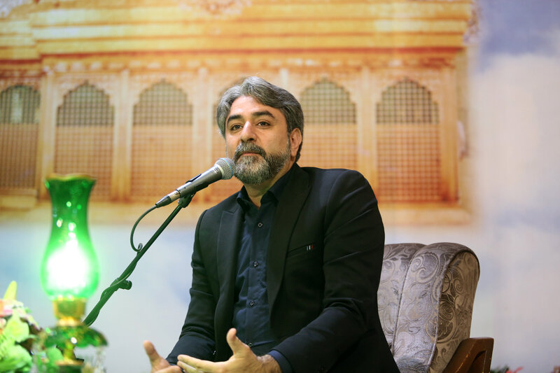 عصر شعر جمهوری گل سرخ در حرم عبدالعظیم حسنی(ع) برگزار شد